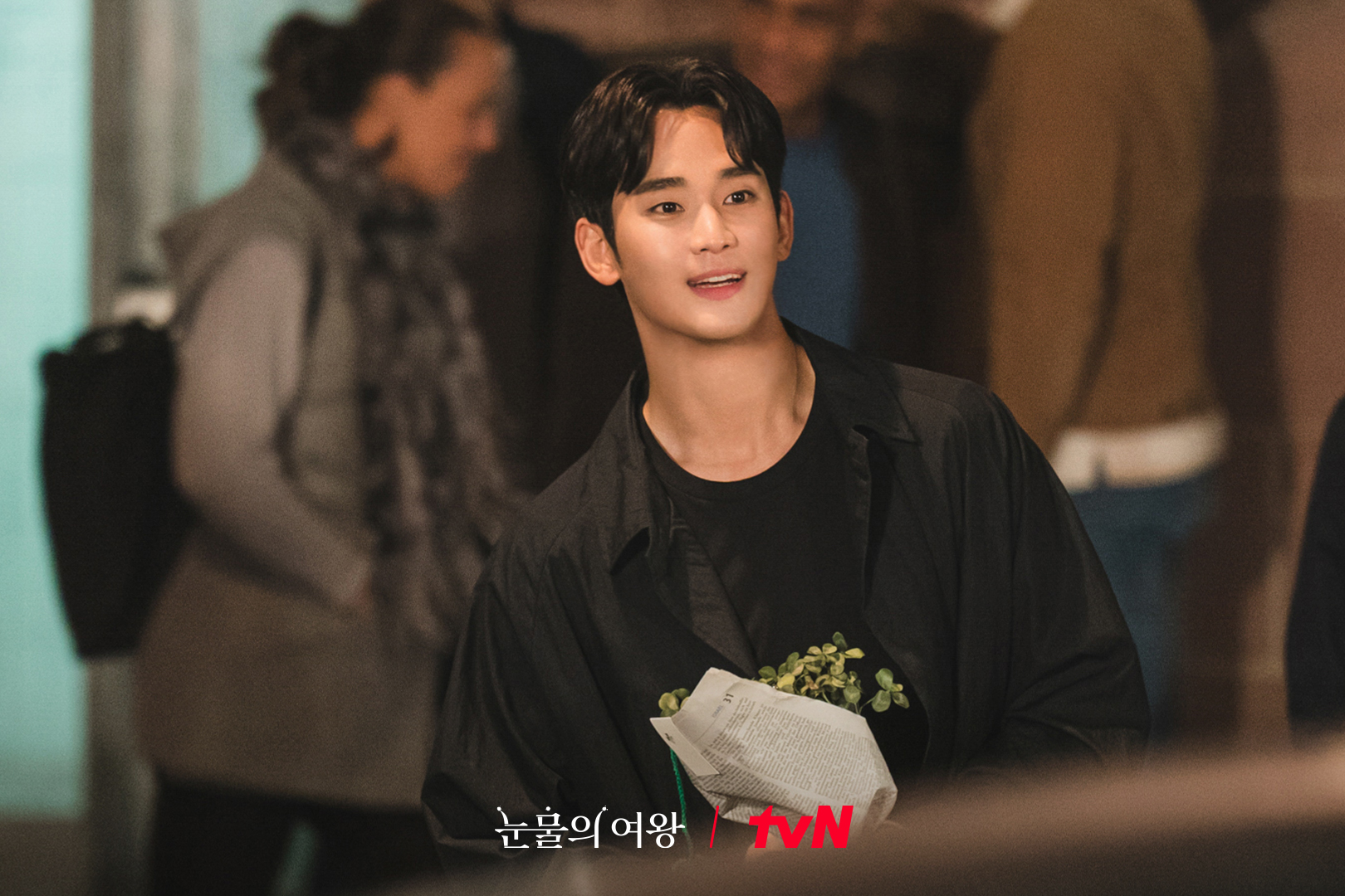 Kim Soo Hyun And Kim Ji Won Enjoy A Second Honeymoon In “Queen Of Tears”