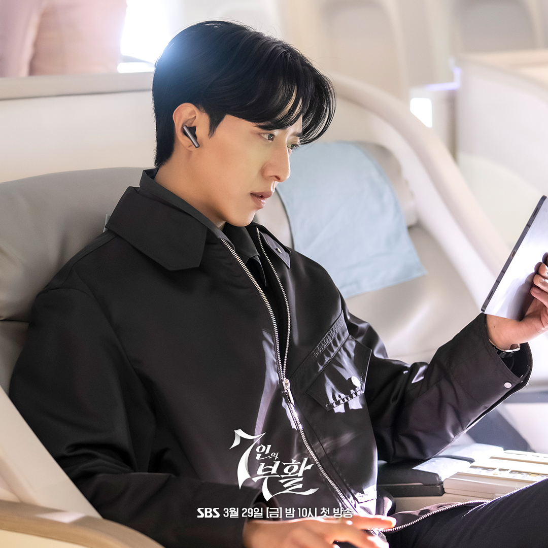 CNBLUE’s Lee Jung Shin Transforms Into A Genius CEO Running Korea’s No. 1 Portal Site In “The Escape Of The Seven: Resurrection”