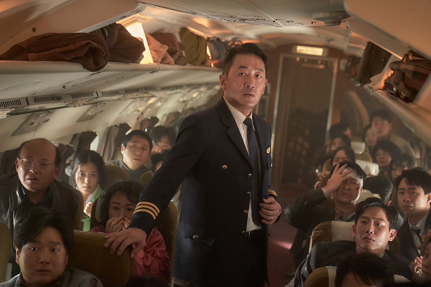 Yeo Jin Goo And Ha Jung Woo Are Trapped In A Hijacked Airplane In New Thriller Crime Film