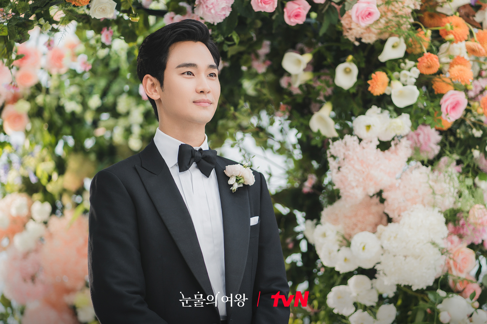 “Queen Of Tears” Unveils Breathtaking Wedding Pictorial Starring Kim Soo Hyun And Kim Ji Won