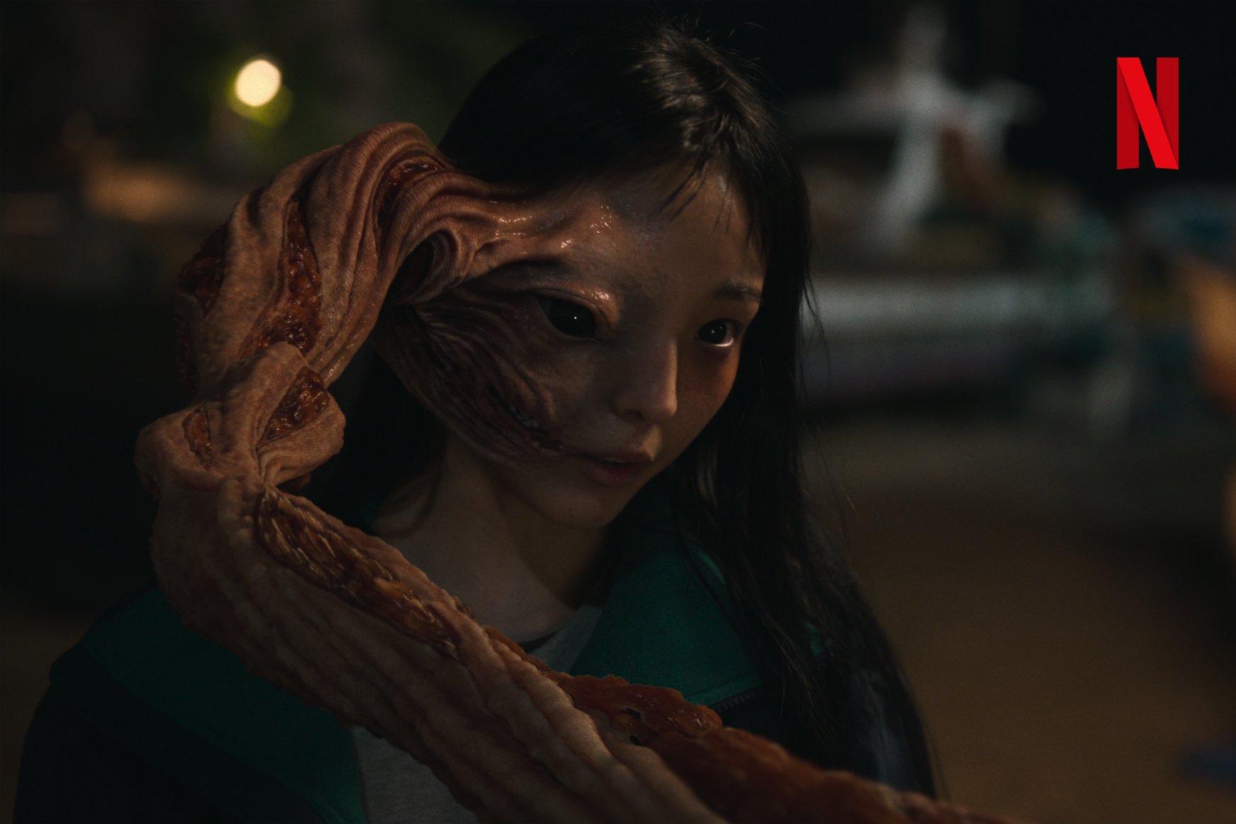 Jeon So Nee, Goo Kyo Hwan, Lee Jung Hyun, and More Are Entangled With Mysterious Parasites In “Parasyte: The Grey”