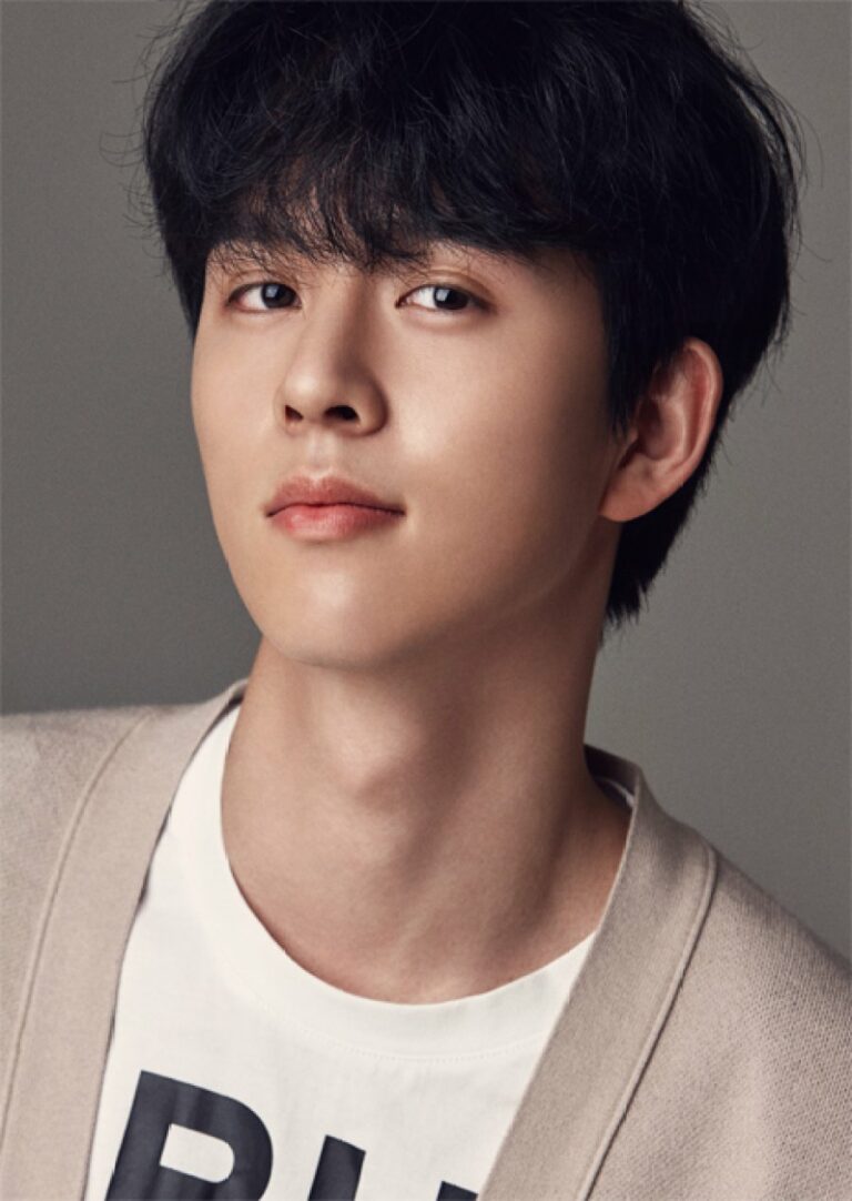 Lee Hyun So (Korean Actor/Artist)